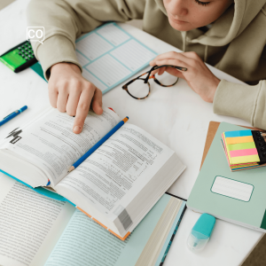  Estudiar (studeren) - Werkwoordsvervoeging en oefeningen